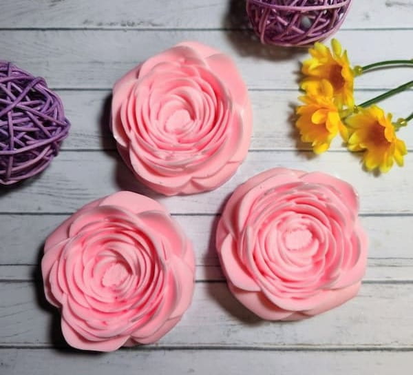 صابون طبیعی گل یاس برای شفافیت و شادابی پوست